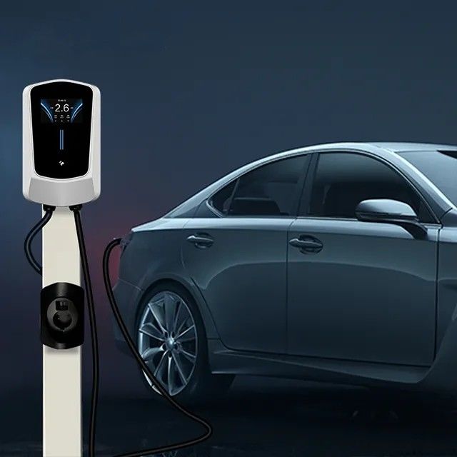 Points de remplissage de voiture fixée au mur de l'écran 11kw 22kw de 4,3 pouces avec 5 mètres de câble