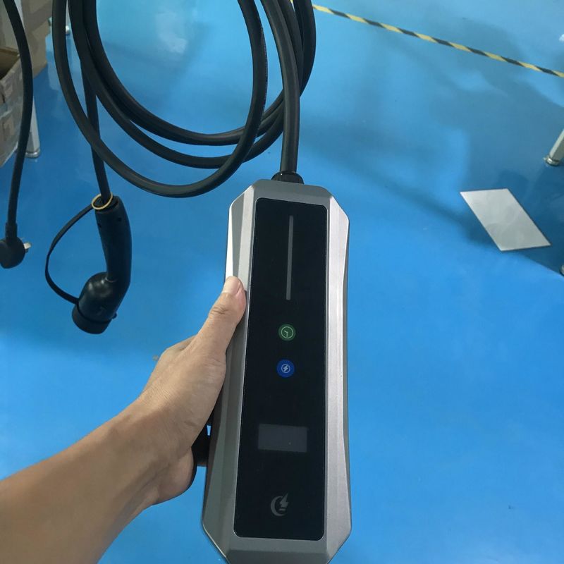 Type 2 couleurs personnalisées 22kw chargeur portable AC EV avec écran OLED
